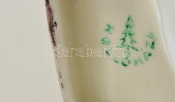 Hollóházi porcelán kenguru, kézzel festett, jelzett, hibátlan, m: 14,5 cm