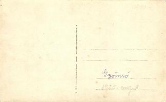 1925 Gyömrő, fürdőzők csoportképe a strandon. photo (EK)