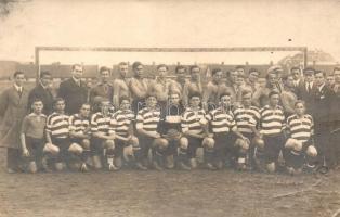 12 db régi fotó képeslap magyar labdarúgócsapatokról, foci. egy részük a hátoldalon feliratozva / 12...