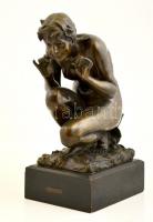 Claude Michel Clodion után: La Cigale (A kabóca). Nagy méretű bronz, fa talapzaton, jelzett (Clodion), m: 38 cm, kb 25 kg / Claude Michel Clodion: Le Cigale. Large bronze statue on wood underside 38 cm, 25 kg