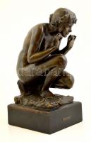 Claude Michel Clodion után: La Cigale (A kabóca). Nagy méretű bronz, fa talapzaton, jelzett (Clodion...