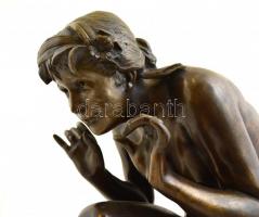 Claude Michel Clodion után: La Cigale (A kabóca). Nagy méretű bronz, fa talapzaton, jelzett (Clodion...