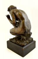 Claude Michel Clodion után: La Cigale (A kabóca). Nagy méretű bronz, fa talapzaton, jelzett (Clodion...