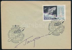 Jurij Alekszejevics Gagarin (1934-1968) szovjet űrhajós aláírása emlékborítékon /  Signature of Yuriy Alekseyevich Gagarin (1934-1968) Soviet astronaut on envelope