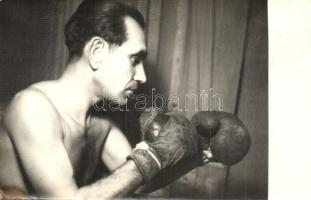 4 db régi sport fotólap ökölvívókról / 4 pre-1945 sport photo postcards of boxers