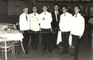 35 db főleg régi fotó / 35 mostly pre-1945 photos