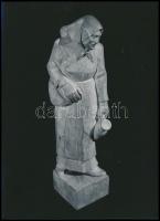 Vattay Elemér (1931-2012): Dénes Miklós (?-?) fafaragó munkái, 3 db fotó, hátuljukon pecséttel jelze...