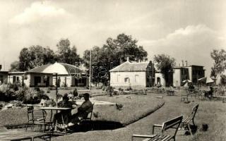 Balaton - 23 db modern városképes lap: üdülők, éttermek, fürdőzők