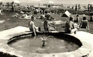 Balaton - 23 db modern városképes lap: üdülők, éttermek, fürdőzők