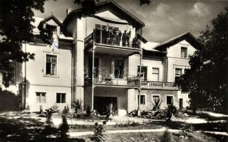 Balaton - 23 db modern városképes lap: üdülők, éttermek, fürdőzők