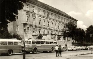 Balaton - 18 db modern városképes lap: üdülők, fürdőzők