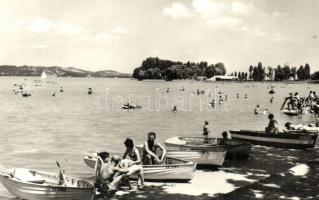 Balaton - 11 db modern városképes lap: üdülők, fürdőzők