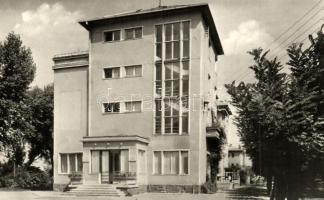 Balaton - 11 db modern városképes lap: üdülők, fürdőzők