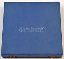 Lapis András (1942-) DN "József Attila / UNIVERSITAS SZEGEDIENSIS DE ATTILA JÓZSEF NOMINATA&quo...