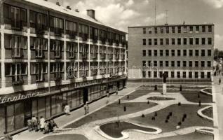 27 db modern magyar városképes lap / 27 modern Hungarian town-view postcards