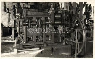 6 db régi városképes lap: vasútállomás, sikló, híd, orgona / 6 pre-1945 town-view postcards: railway...