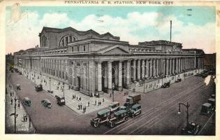 12 db régi és modern amerikai városképes lap / 12 pre-1945 and modern American town-view postcards (...