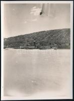 cca 1940 A Leányfalu kereskedelmi hajó, jelzetlen fotó, 12x8,5 cm