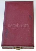 1984. "Április Negyedike Érdemrend" aranyozott, zománcozott Br kitüntetés mellszalaggal, s...