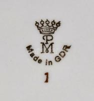 Holloházi és német porcelán dobozok ( 3 db), egyiken lepattanással, matricás, jelzett, 7×6-12×9 cm