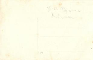 Ridanna, Ridnaun (Südtirol); Bányászház előtt. Josef Pirpamer hagyatékából / mining house. Estate of...