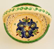 Virágmintás kerámia kosár, kézzel festett, jelzett, hibátlan, m: 17 cm