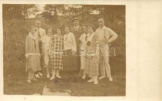 1907 Budapest XIV. Hermina út, Budapesti Lawn Tennis Club (BLTC) tenisztelepe, teniszezők csoportképe. photo