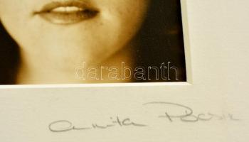 Pócsik Anita (?- ): Női portré kétszer, jelzett fotó, paszpartuban, 10×7 (2×) cm