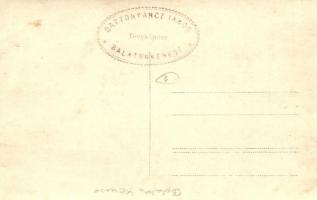 Balatonkenese, épület tetején dolgozó bádogosok. Battonyánc János photo