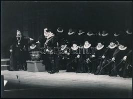 1982 Cremona, Operaelőadás, pecséttel jelzett fotó, 17,5x24 cm