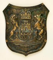 cca 1920-1940 Budapest címer, bronz, préselt, furatokkal, 16x15 cm.