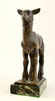 Csúcs Ferenc (1905-1999): Vikunya borjú. Bronz, jelzett, márvány talapzaton, m:20 cm, h:17 cm