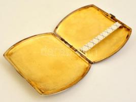 Ezüst ( Ag.) női cigarettatárca, jelzett, gravírozott virág mintával, 9×7,5 cm, nettó:87 g