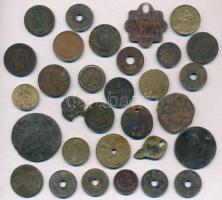 30db-os vegyes magyar és külföldi numizmatikai tétel, benne krajcárok, bárcák, néhány hamis darab, k...