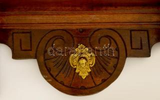 Nagyméretű, antik falióra. Felesütős, két súlyos. Hibátlan zománc számlappa. Nagyon szép állapotban....