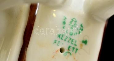 Hollóház lány almával, kézzel festett, jelzett, hibátlan, m:16 cm