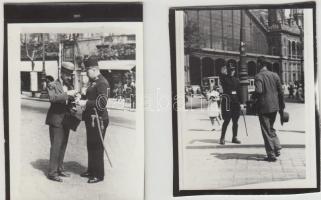 1937-1938 Rendőrök Budapesten (pl. Nyugati Pályaudvarnál), 2 db fotó, későbbi előhívások, 7,5x6 cm