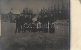 2 db vegyes jégvitorlás és korcsolyázós képeslap / 2 mixed postcards of ice sailing and ice skating