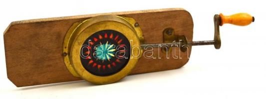 cca 1880 Laterna magica készlet. Eredeti fa dobozában, nagyon sok üveglappal. / Laterna magica kit