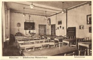 München, Munich; Städtisches Waisenhaus, Schulzimmer / Municipal orphanage, school room, interior (wet corner)