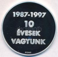 1997. "LAVINA Építő és Szerelőipari Rt. / 1987-1997. 10 évesek vagyunk" Ag emlékérem díszt...
