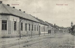 Komárom Officer-estate