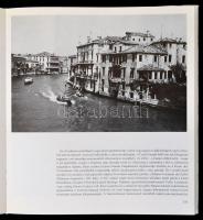 Vegyes könyvtétel Velencéről, 2 db: 

Pogány Frigyes: Velence. Bp., 1979, Corvina. Kiadói egészvás...