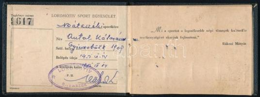 1951 a Lokomotiv SE tagsági könyves tagsági bélyegekkel