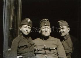 cca 1930 71 db fotónegatív közte katonák, hajók, tájképek, életképek, 4,5x7 és 7x11 cm közti méretbe...