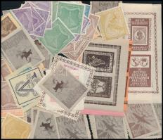 Több, mint 80 levélzáró bélyeg tasakban ömlesztve