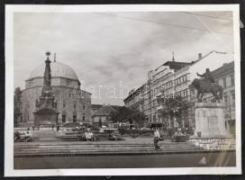 cca 1960 Pécs, privát fotóalbum, 32 db pécsi városképpel, 13x18 cm