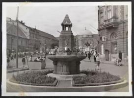 cca 1960 Pécs, privát fotóalbum, 32 db pécsi városképpel, 13x18 cm