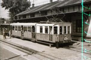 cca 1958 Fogaskerekű szerelvény ,,magaslessel" az állomáson, 3 db szabadon felhasználható, vint...