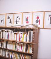 cca 1983 Látogatás Kassák Lajosné Kárpáti Klára óbudai lakásában, 7 db vintage diapozitív felvétel, ...